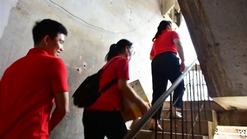 迎“七一”，送溫暖 | 百裕教育黨支部走訪慰問(wèn)困難老黨員